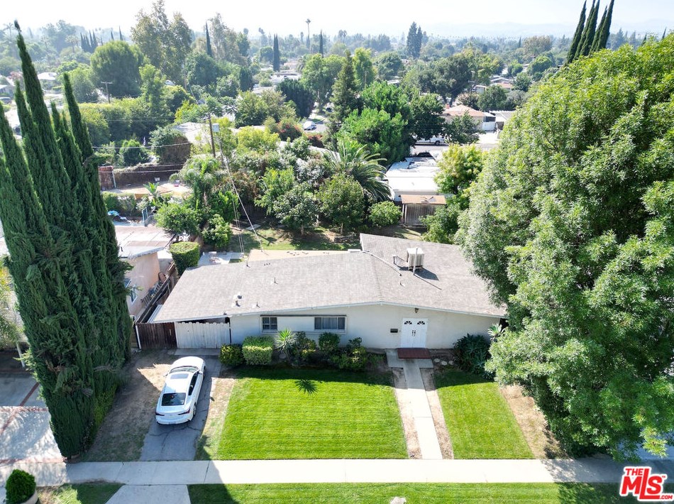 19350 Blythe St, Los Angeles CA  91335-1617 exterior