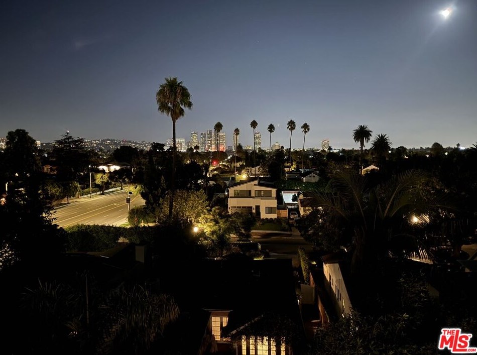 2204 Bentley Ave, Los Angeles CA  90064-1900 exterior