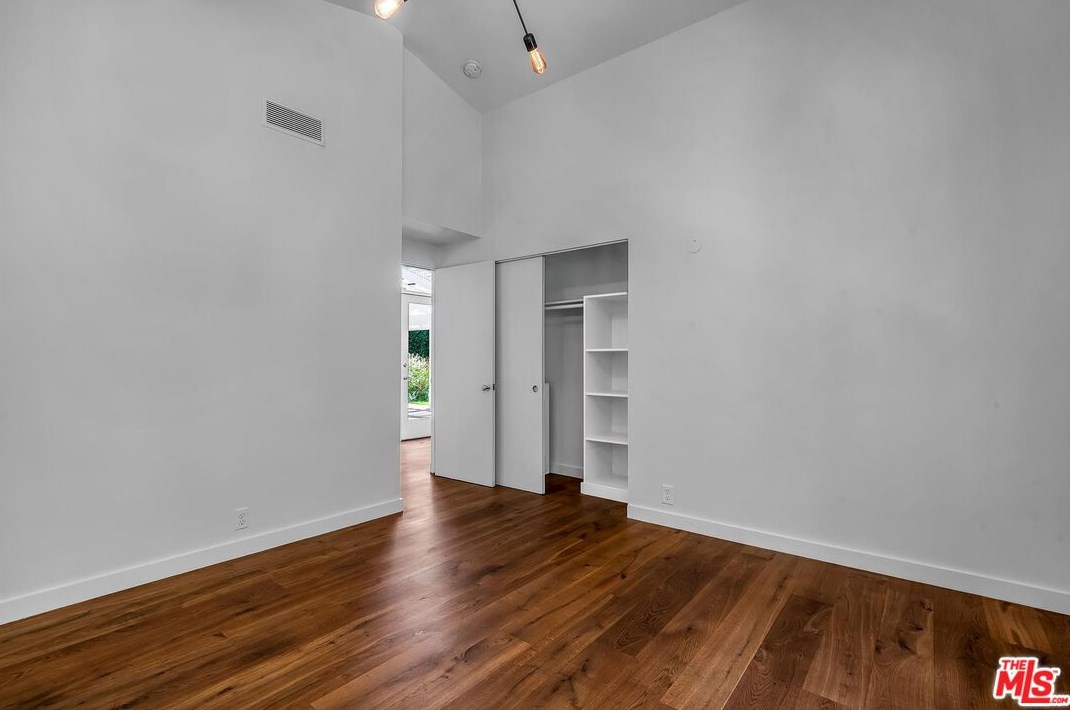 2647 Laurel Pass, Los Angeles CA  90046-1015 exterior