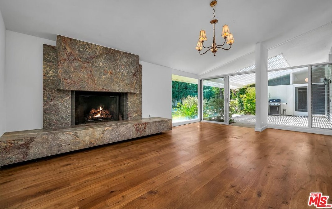 2647 Laurel Pass, Los Angeles CA  90046-1015 exterior