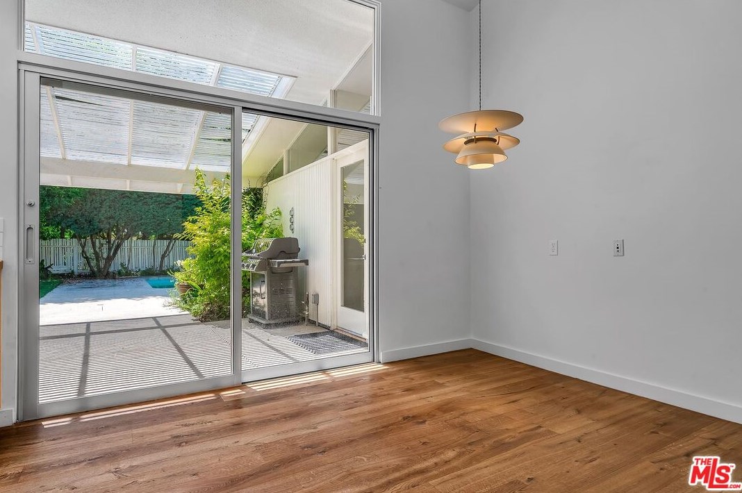 2647 Laurel Pass, Los Angeles CA  90046-1015 exterior