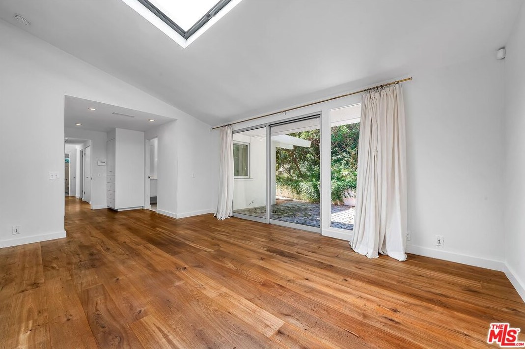 2647 Laurel Pass, Los Angeles CA  90046-1015 exterior