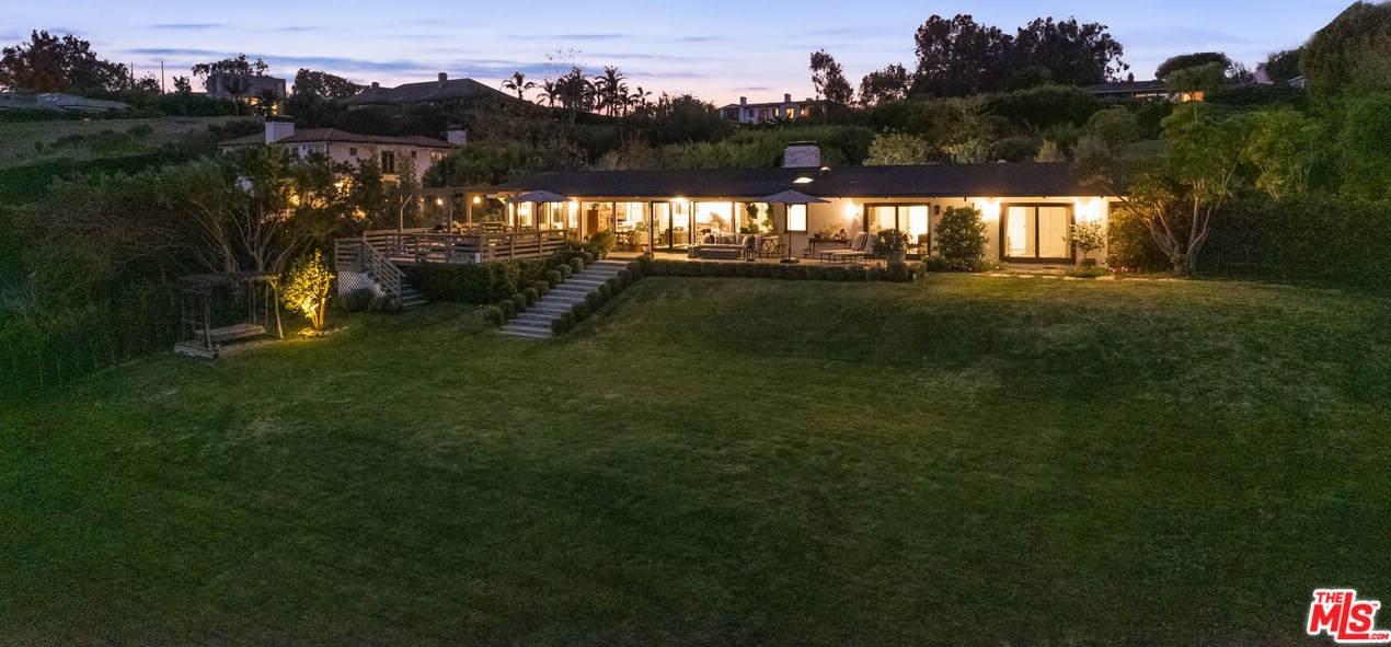 7005 Grasswood Ave, Malibu CA  90265-4246 exterior