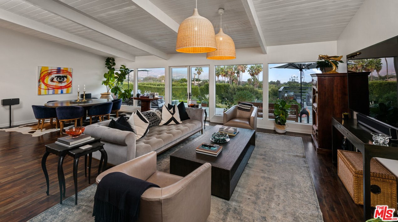 7005 Grasswood Ave, Malibu CA  90265-4246 exterior