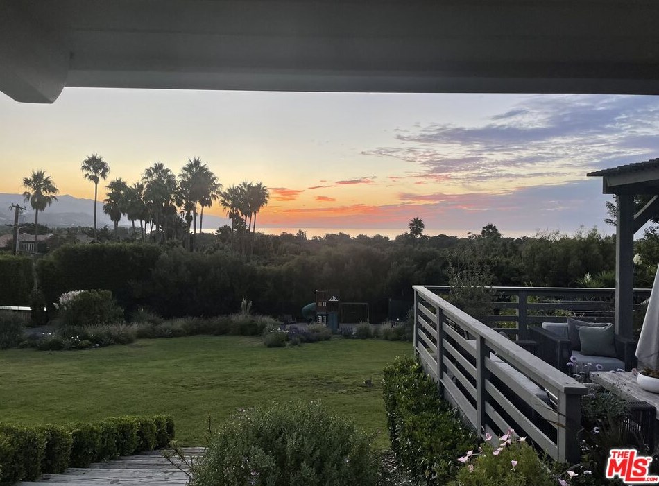 7005 Grasswood Ave, Malibu CA  90265-4246 exterior