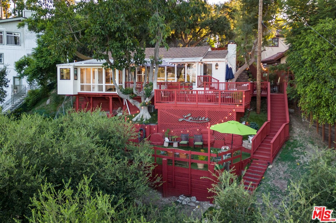 3750 Alta Mesa Dr, North Hollywood, CA 91604