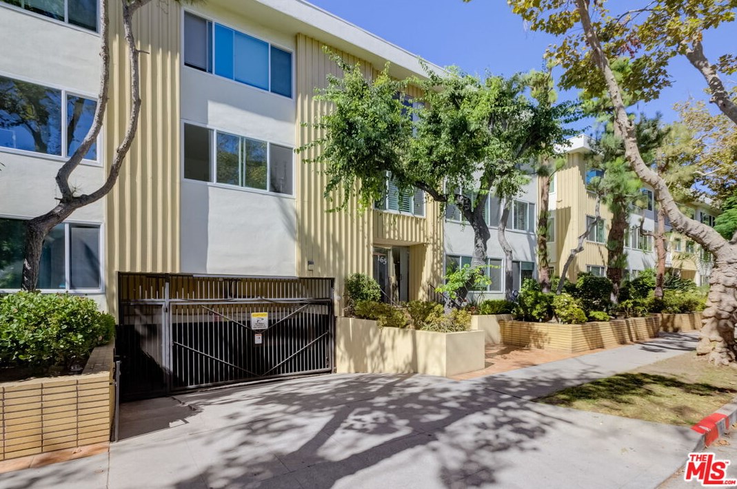 165 N Swall Dr #303, Beverly Hills, CA 90211