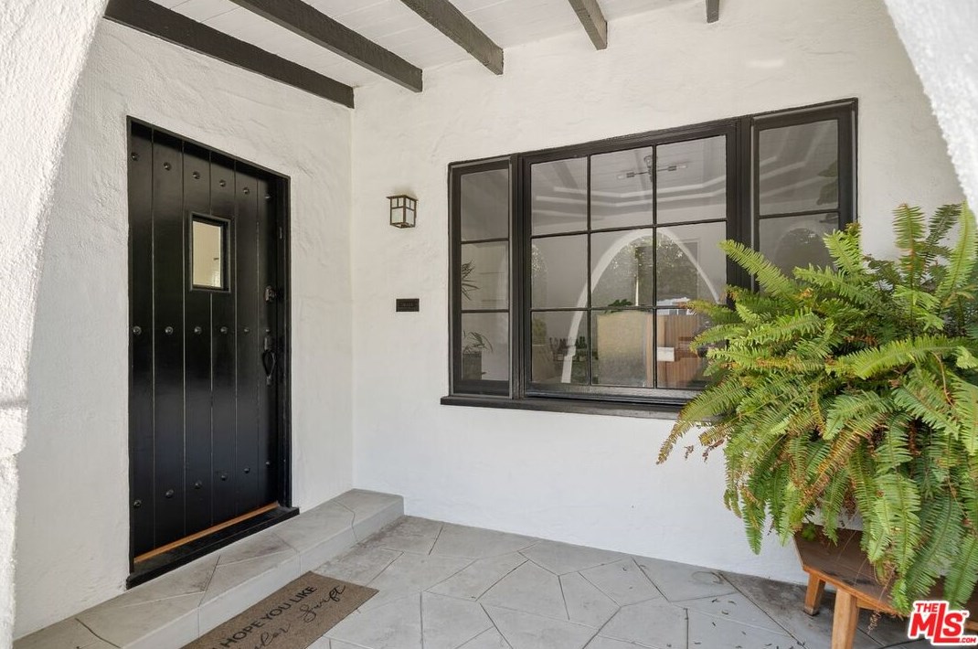 601 Hayworth Ave, Los Angeles CA  90048-2303 exterior