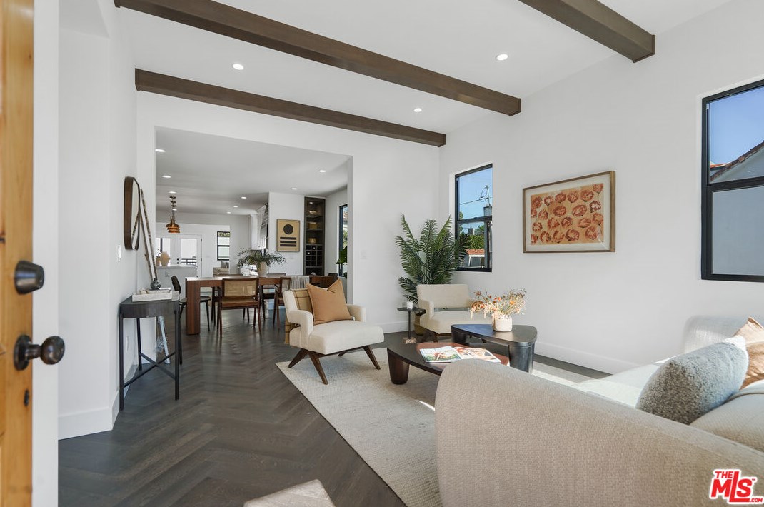 2346 Overland Ave, Los Angeles CA  90064-2210 exterior