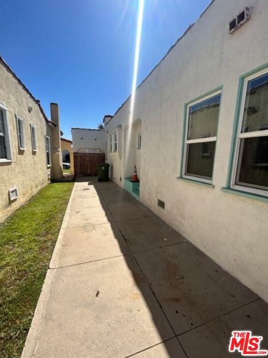 1061 82nd St, Los Angeles CA  90003-3017 exterior