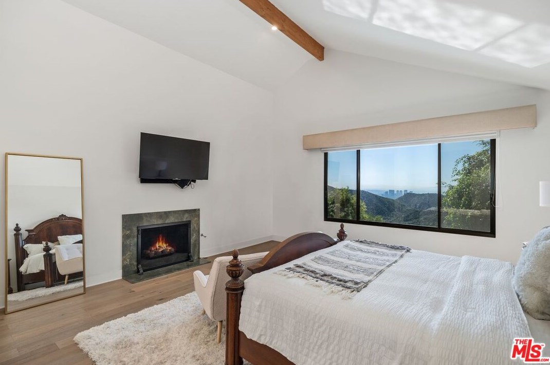 10164 Baywood Ct, Los Angeles CA  90077-2132 exterior