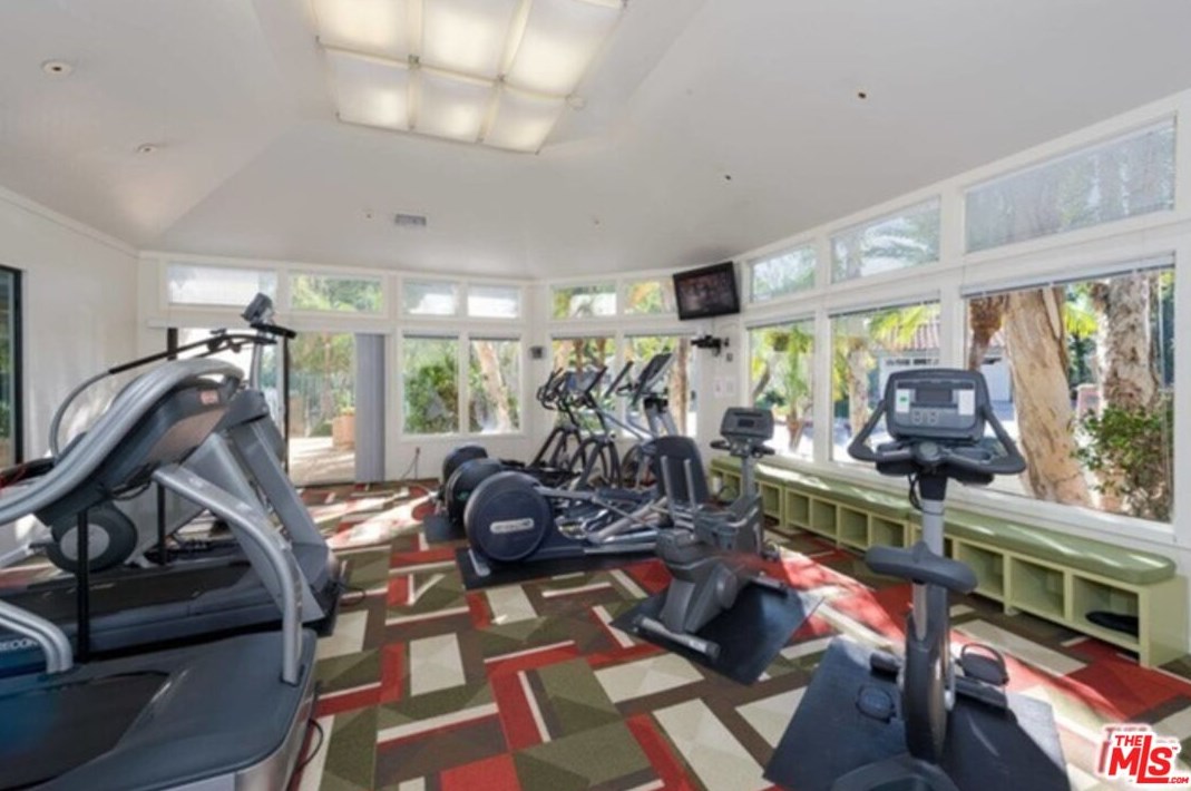 10164 Baywood Ct, Los Angeles CA  90077-2132 exterior