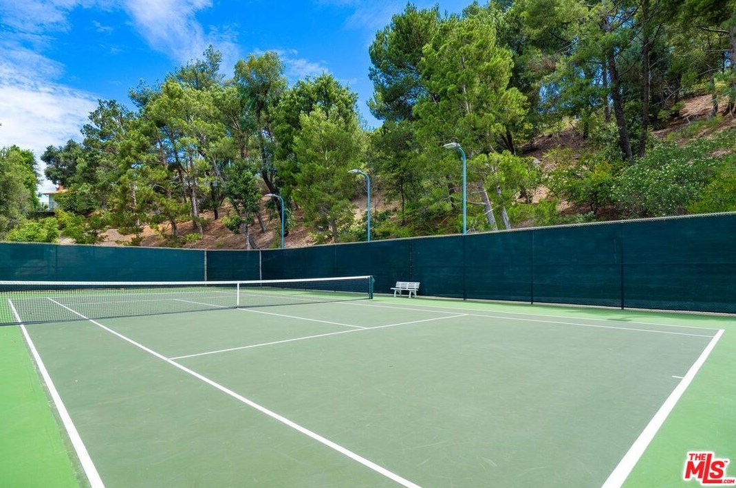 10164 Baywood Ct, Los Angeles CA  90077-2132 exterior