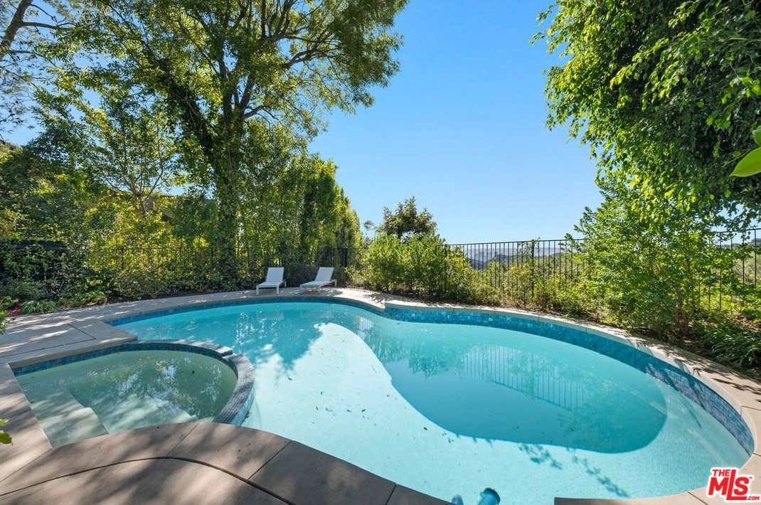 10164 Baywood Ct, Los Angeles CA  90077-2132 exterior