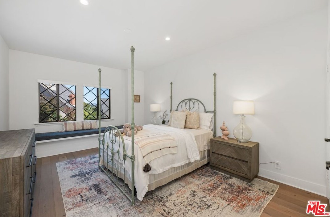 10164 Baywood Ct, Los Angeles CA  90077-2132 exterior