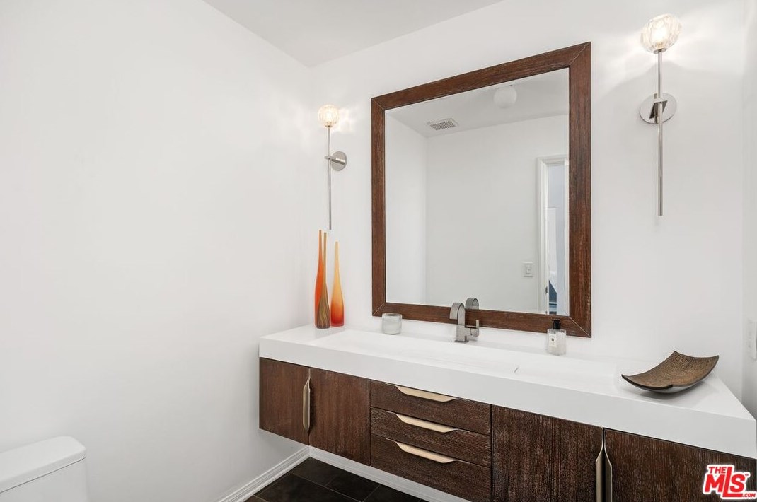 10164 Baywood Ct, Los Angeles CA  90077-2132 exterior