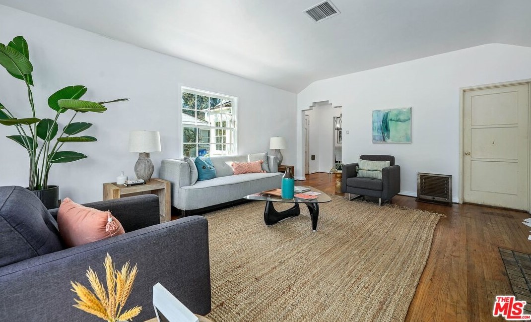11373 Homedale St, Los Angeles CA  90049-3020 exterior