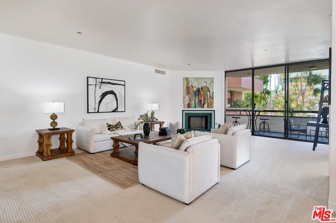 300 N Swall Dr #251, Beverly Hills, CA 90211