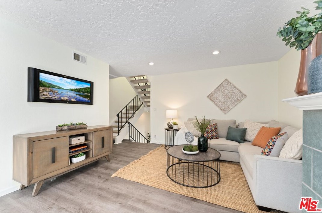 1456 Manhattan Beach Blvd #c, Manhattan Beach, CA 90266