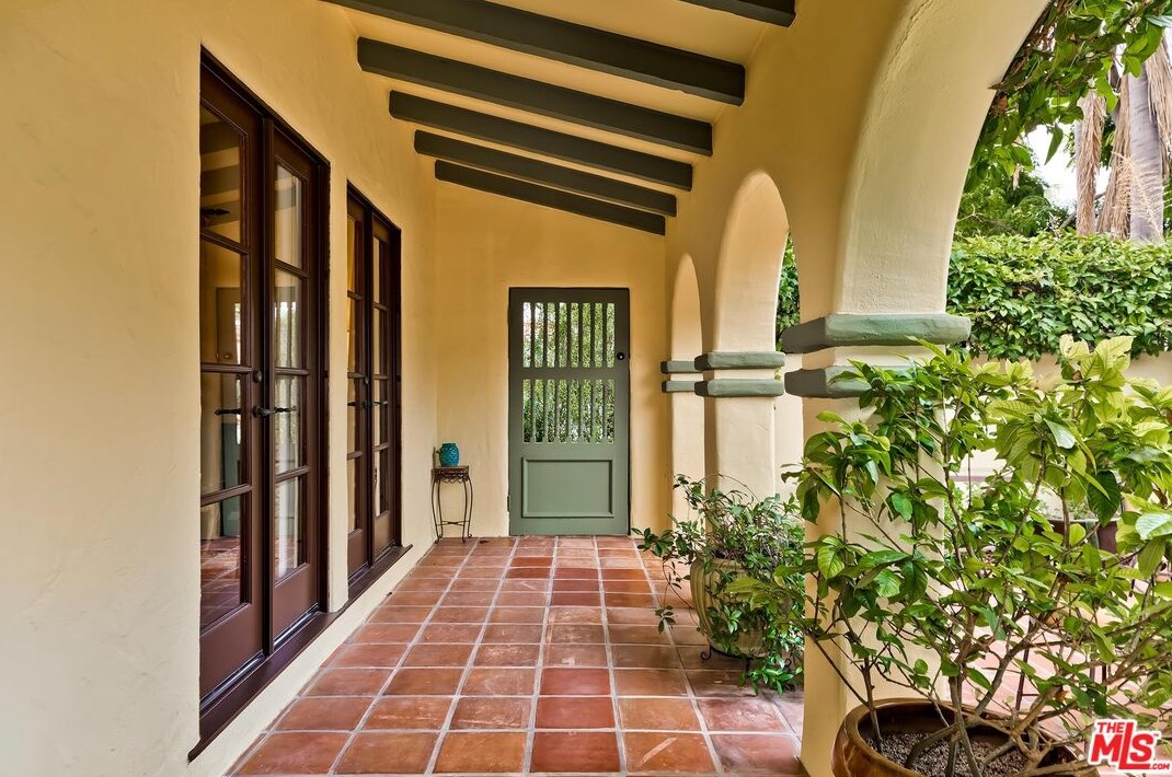 252 S Wetherly Dr, Beverly Hills, CA 90211