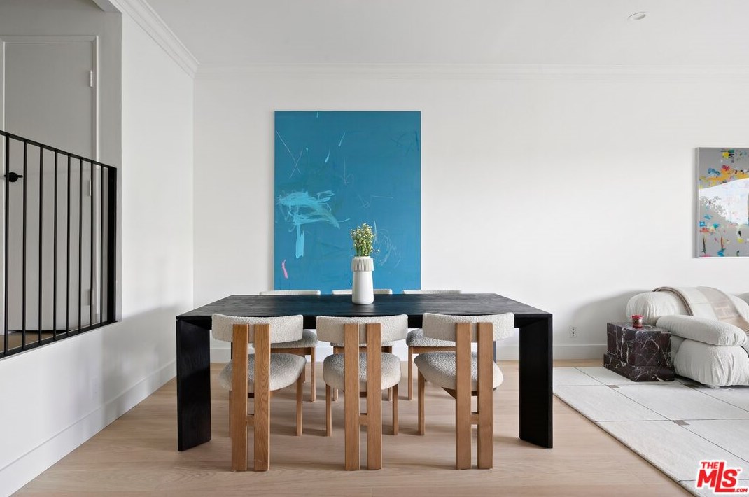 2165 Century Hl, Los Angeles CA  90067-3516 exterior