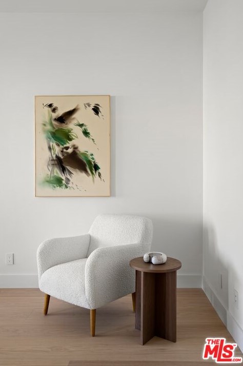 2165 Century Hl, Los Angeles CA  90067-3516 exterior