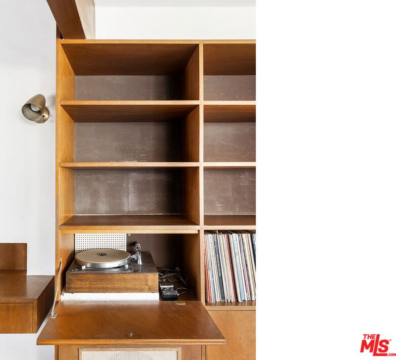 3940 San Rafael Ave, Los Angeles CA  90065-4014 exterior