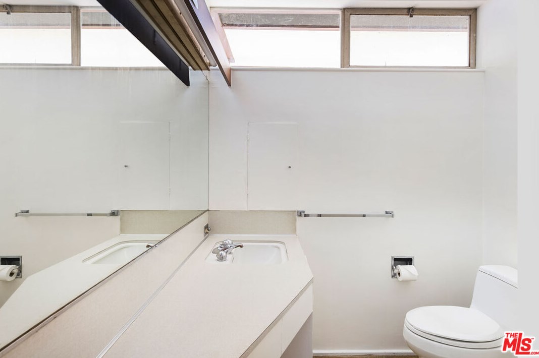 3940 San Rafael Ave, Los Angeles CA  90065-4014 exterior