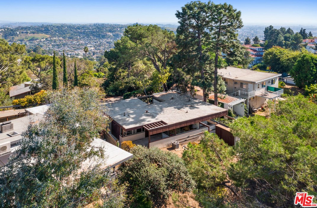 3940 San Rafael Ave, Los Angeles CA  90065-4014 exterior