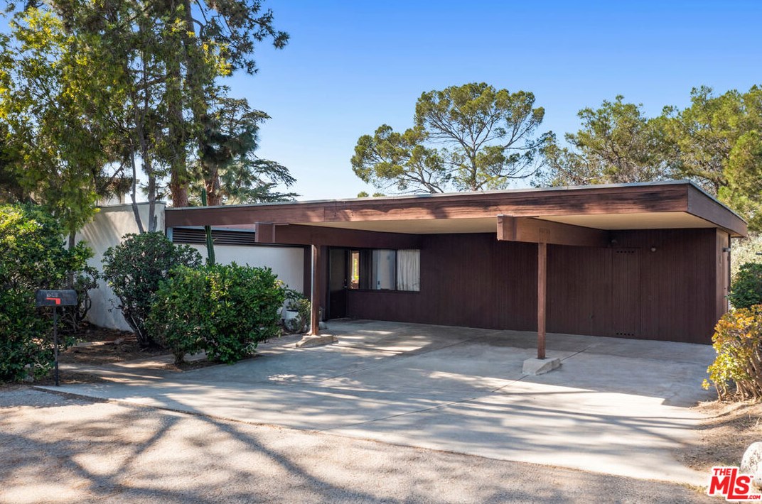 3940 San Rafael Ave, Los Angeles CA  90065-4014 exterior