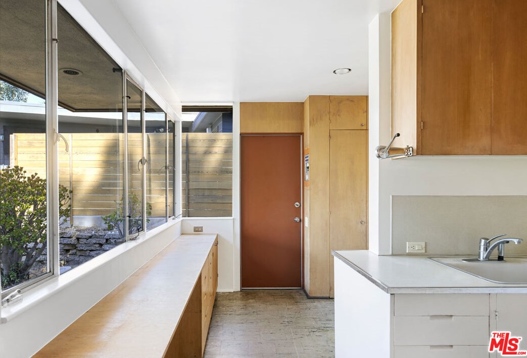 3940 San Rafael Ave, Los Angeles CA  90065-4014 exterior