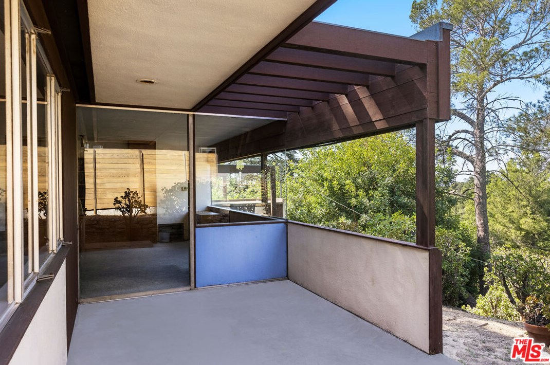 3940 San Rafael Ave, Los Angeles CA  90065-4014 exterior