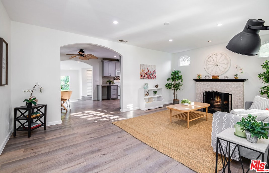 6330 Craner Ave, North Hollywood, CA 91606