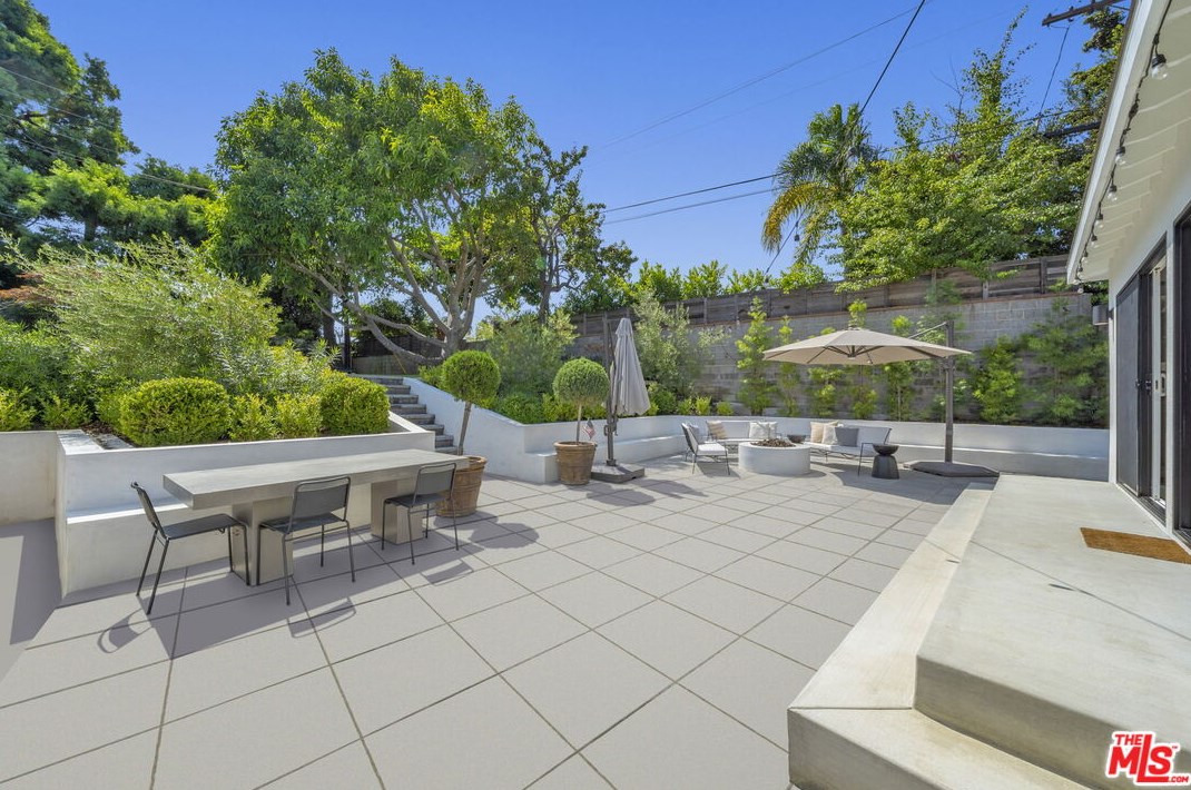 5948 78th St, Los Angeles CA  90045-2942 exterior