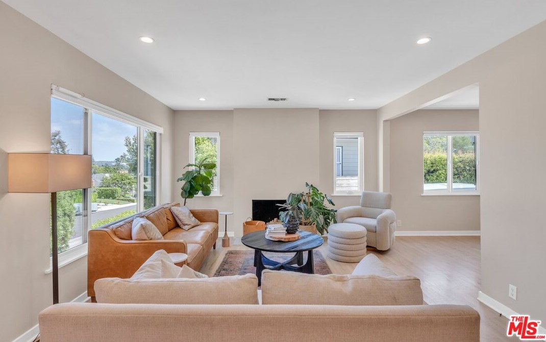 5948 78th St, Los Angeles CA  90045-2942 exterior
