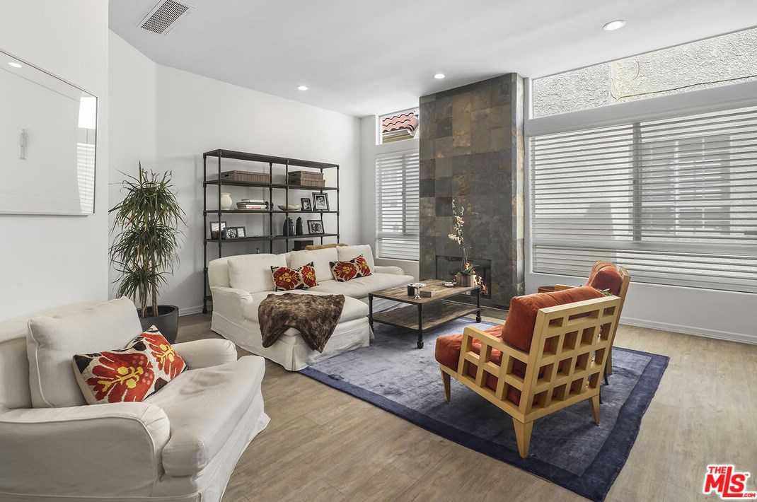 4434 Moorpark Way #106, North Hollywood, CA 91602