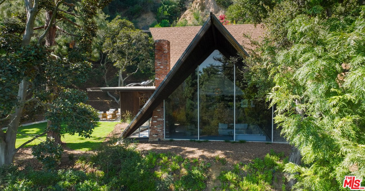 1963 Mandeville Canyon Rd, Los Angeles CA  90049-2234 exterior
