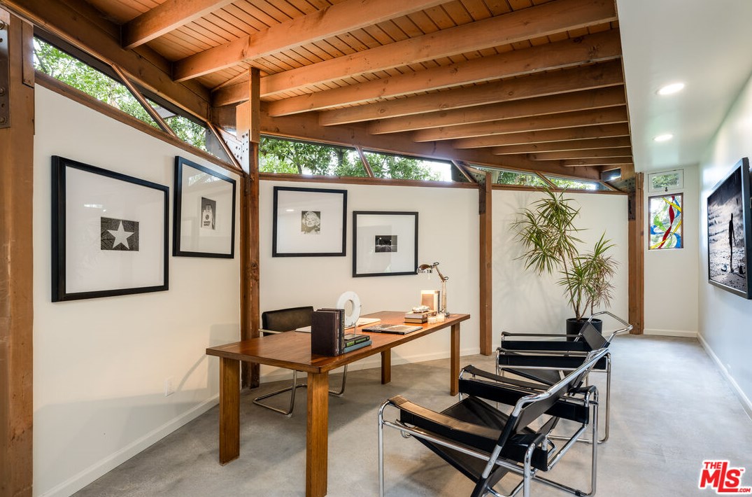 1963 Mandeville Canyon Rd, Los Angeles CA  90049-2234 exterior