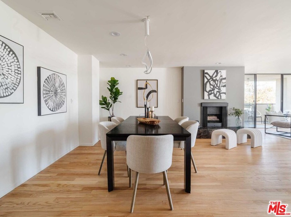 150 N Almont Dr #401, Beverly Hills, CA 90211