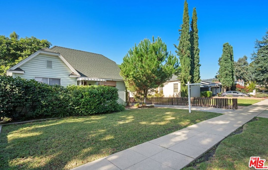 3428 Glenhurst Ave, Los Angeles, CA 90039-2123