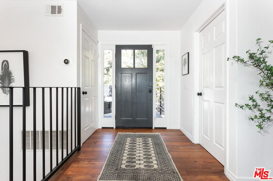4075 Sea View Ave, Los Angeles, CA 90065-3332