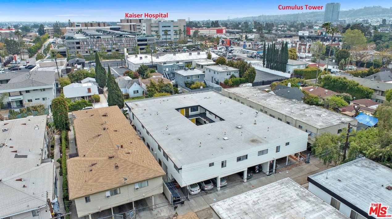 2033 Chariton St, Los Angeles CA  90034-1516 exterior