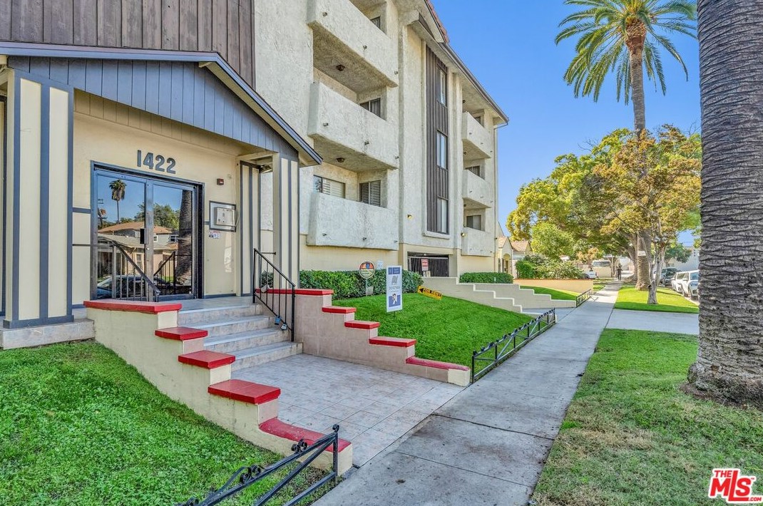 1422 Rock Glen Ave #117, Glendale, CA 91205