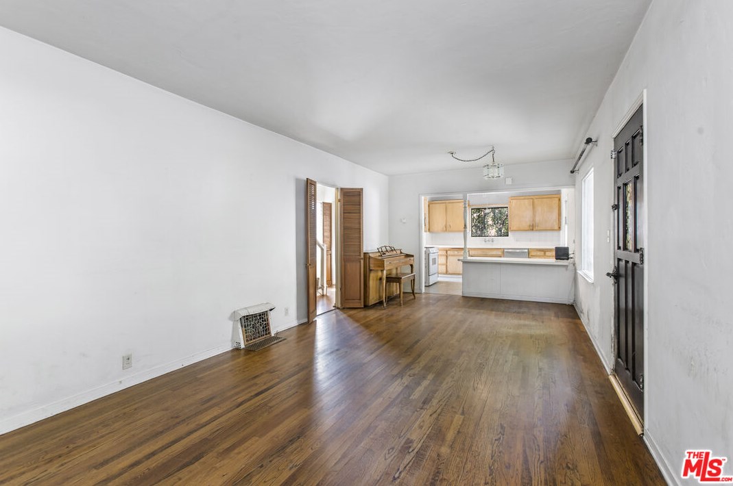 702 W Alegria Ave, Sierra Madre, CA 91024