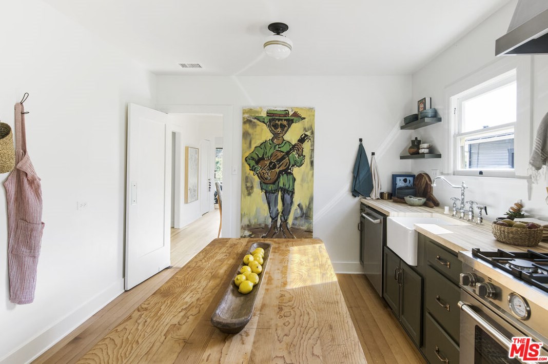 6161 Poppy Peak Dr, Los Angeles CA  90042-1331 exterior