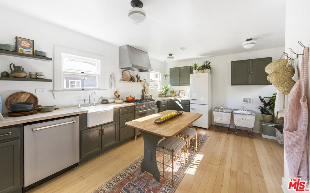 6161 Poppy Peak Dr, Los Angeles CA  90042-1331 exterior
