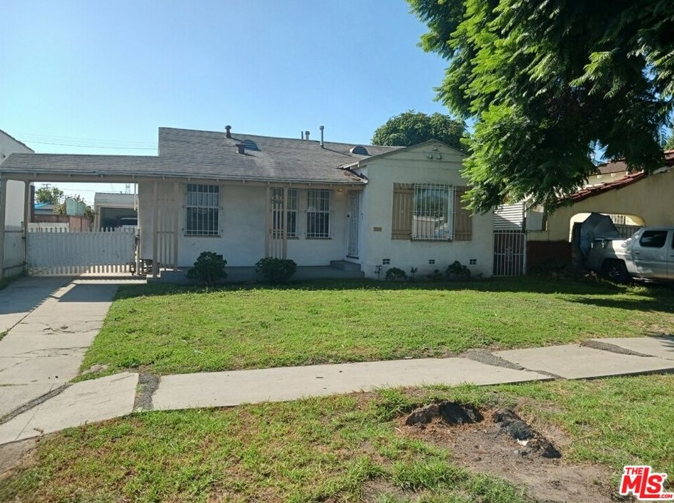 344 95th St, Los Angeles, CA 90003-4334