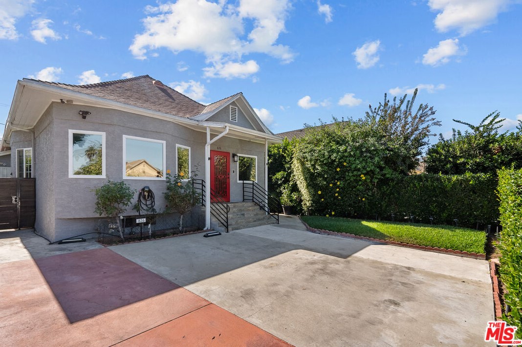 826 33rd St, Los Angeles, CA 90011-2416