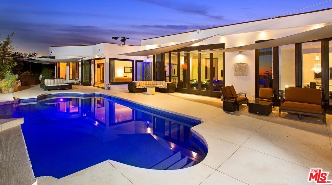 1705 Carla Rdg, Beverly Hills CA  90210-1911 exterior