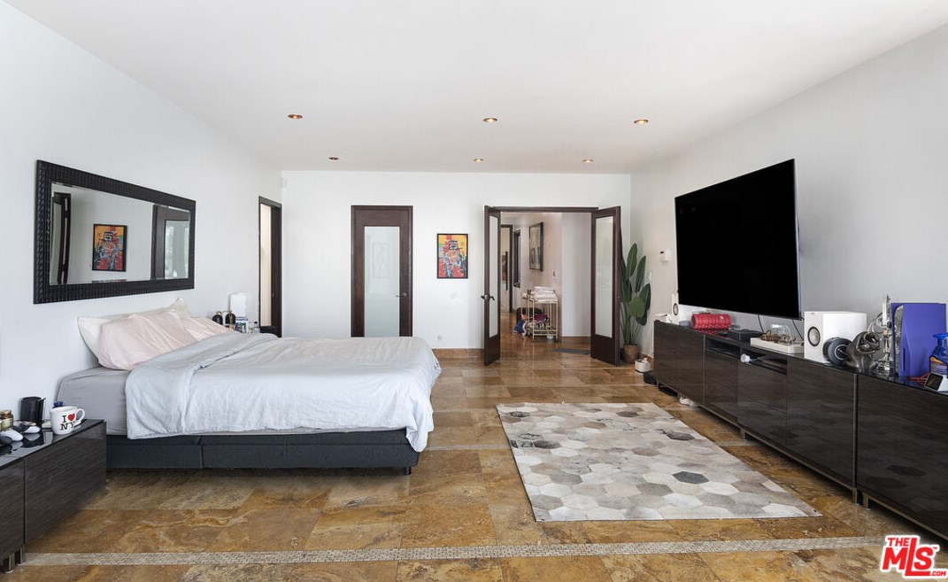 1705 Carla Rdg, Beverly Hills CA  90210-1911 exterior